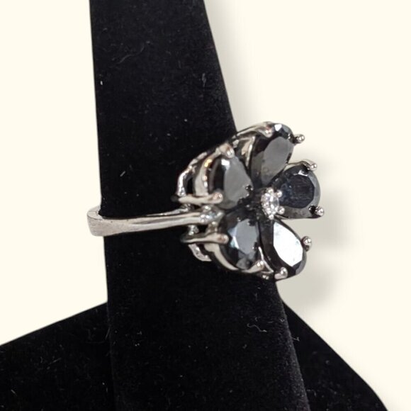 Jewelry - V. Black Glass Floral Ring